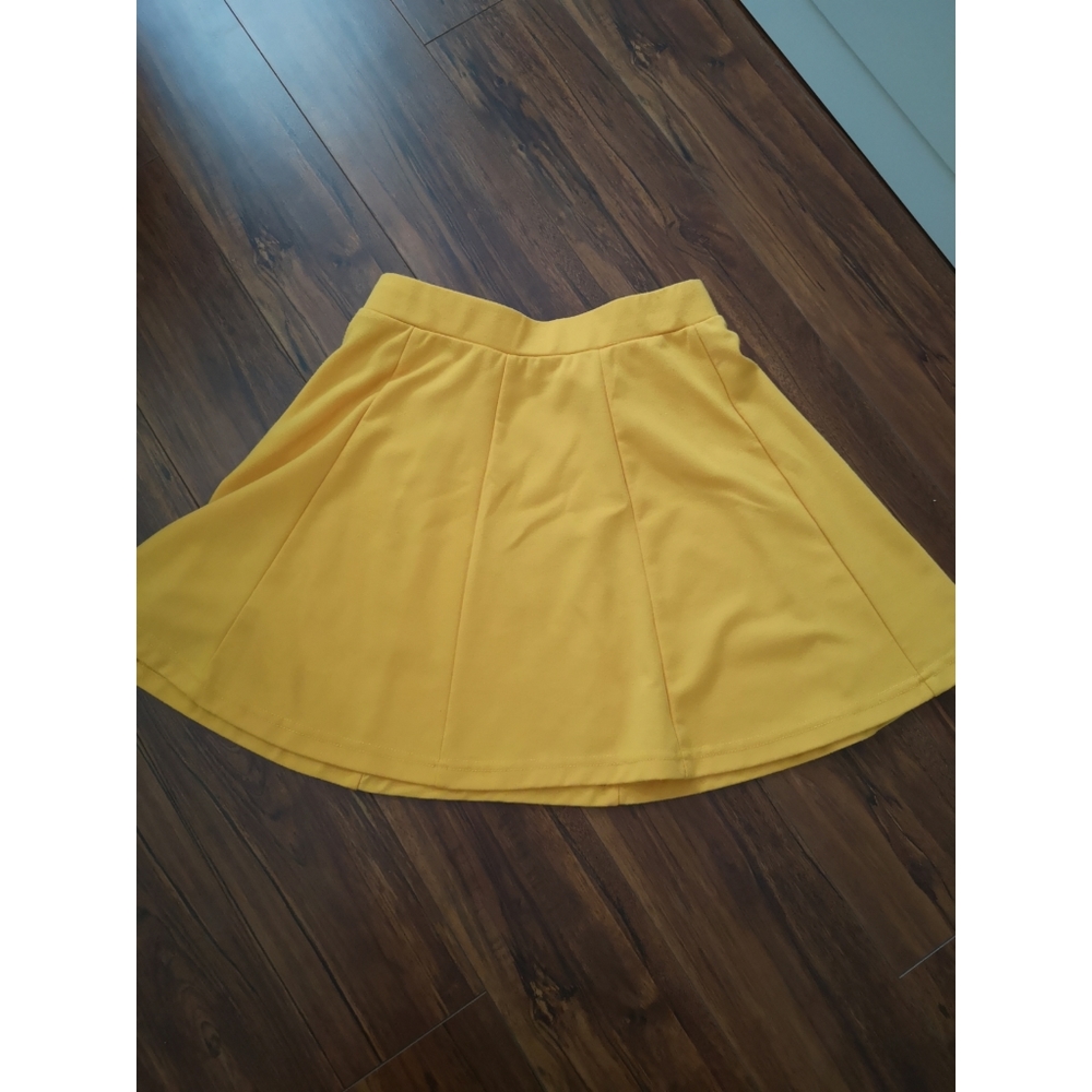 SOLD | Mustard yellow skater skirt - Picture 2 of 3